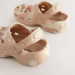 Neutral Transport Character Clogs