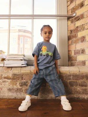 Blue Lion Car Short Sleeve Graphic T-Shirt