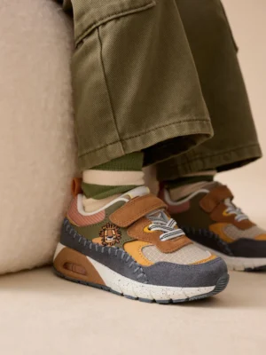 Brown Lion Standard Fit (F) Elastic Lace Trainers